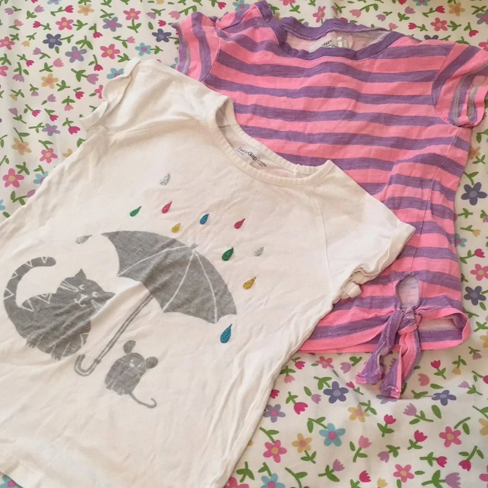 Lot of 2 Tees- GAP and H&M